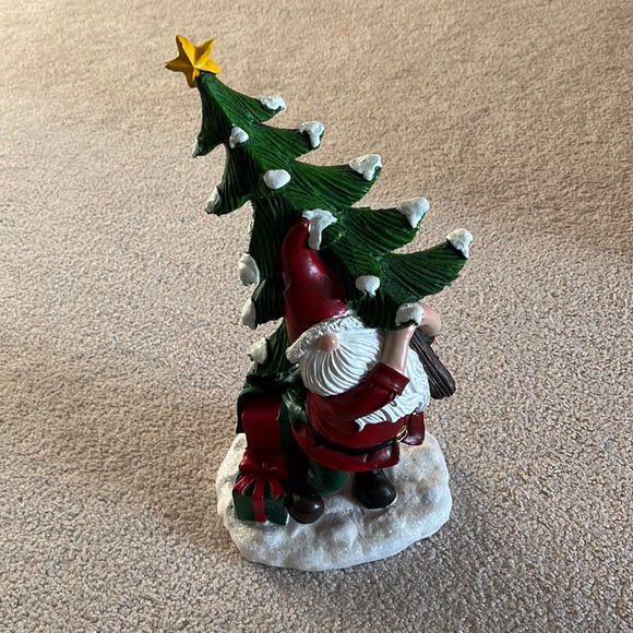 13.5in Gnome Taking The Christmas Tree Santa With The Presents - Picture 2 of 4